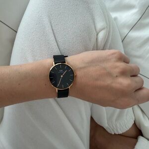 Daniel Wellington Black Dial with Rose Gold Case Watch